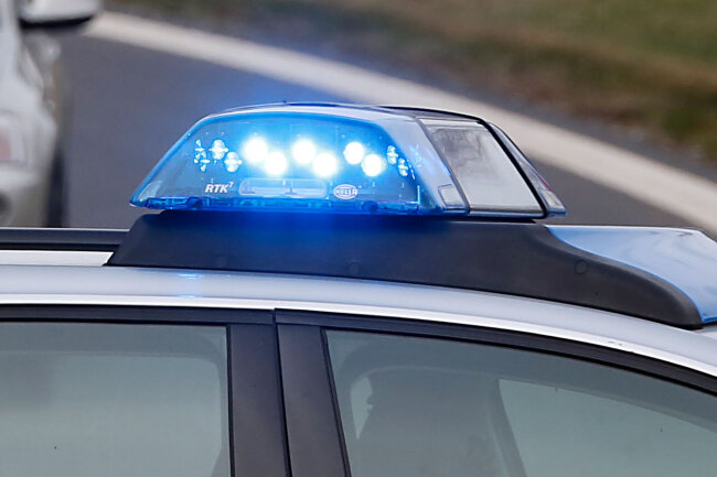Bei einem Zusammenstoß in Crimmitschau wurde ein 23-Jähriger schwer verletzt. 
