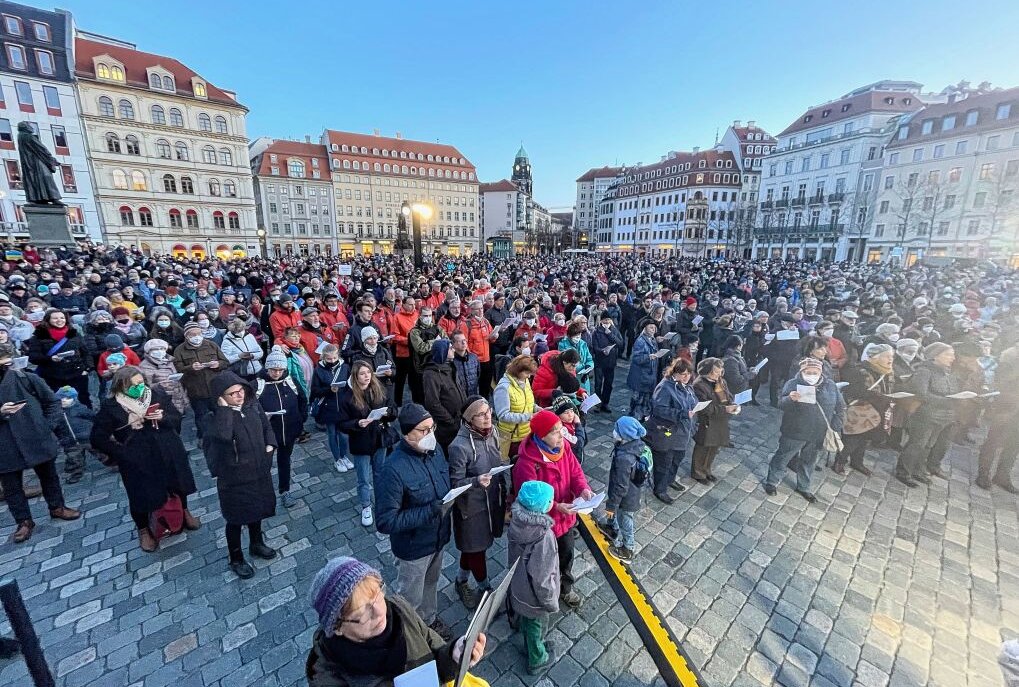 In Dresden versammelten sich rund 1.500 Menschen, um gegen den Krieg in der Ukraine zu berichten. Foto: B&S/Bernd März