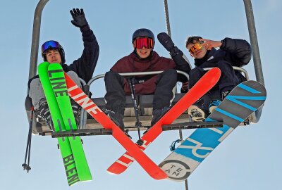 Skiwelt Schöneck eröffnet zum zweiten Mal die Saison - Der Vierer-Sessellift dreht sich immer freitags und samstags länger. Foto: Thomas Voigt