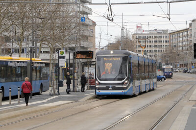 Skoda-Straßenbahn erkundet Chemnitz - Leider sind Mitfahrten noch nicht möglich. Foto: Harry Härtel