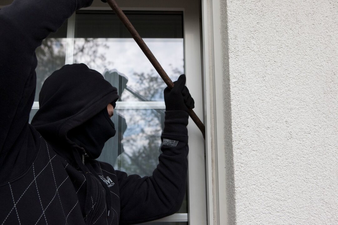 So minimieren Sie Ihr Einbruchrisiko - Dichtmachen: Geschlossene Fenster können den Wohnraum vor Einbrüchen schützen.
