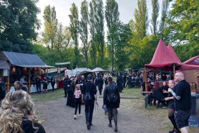 So war das 30. Jubiläums-Wave-Gotik-Treffen - Impressionen vom WGT 2023: Heidnisches Dorf. 