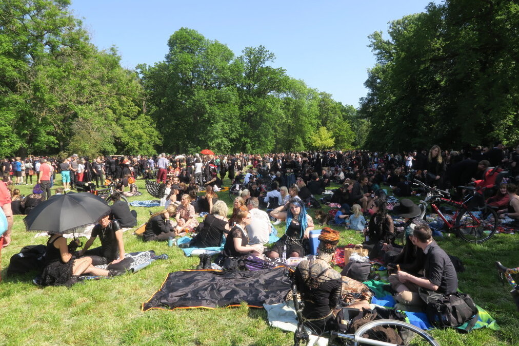 So war das 30. Jubiläums-Wave-Gotik-Treffen - Impressionen vom WGT 2023: Viktorianisches Picknick.