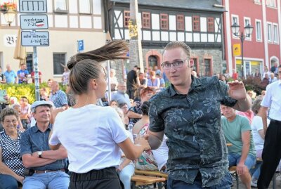 Sommer Oldies in Zwönitz haben 10. Auflage erlebt - Bei den Sommer Oldies in Zwönitz standen Livemusik und Tanz im Mittelpunkt. Foto: Ralf Wendland