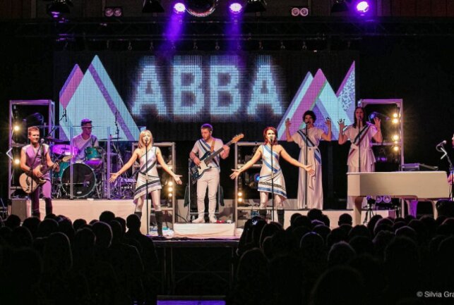 Sound von Abba kommt am 12. November ins Vogtland - Abba-Tribute-Show gastiert am 12. November in Hof. Foto: Agentur