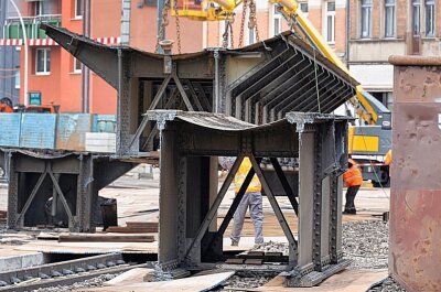 Spannender Anblick: Sanierung des Eisenbahnviadukts in Chemnitz - Bei der Sanierung des Eisenbahnviadukts geht es in die nächste Phase. Foto: Harry Härtel/haertelpress