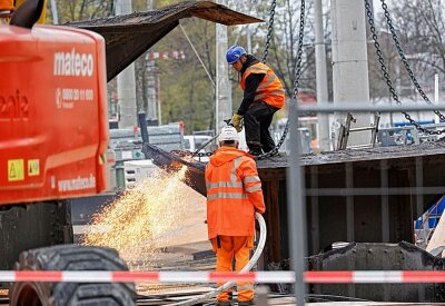 Spannender Anblick: Sanierung des Eisenbahnviadukts in Chemnitz - Bei der Sanierung des Eisenbahnviadukts geht es in die nächste Phase. Foto: Harry Härtel/haertelpress