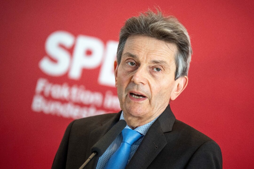 SPD-Fraktionschef für Kommission zur Corona-Aufarbeitung - SPD-Fraktionschef Rolf Mützenich setzt sich für eine Kommission zur Corona-Aufarbeitung ein.