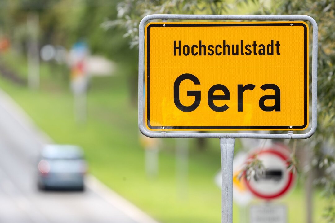 SPD-Stadtratskandidat in Gera geschubst und beleidigt - In Gera ist ein SPD-Stadtratskandidat geschubst und beleidigt worden.