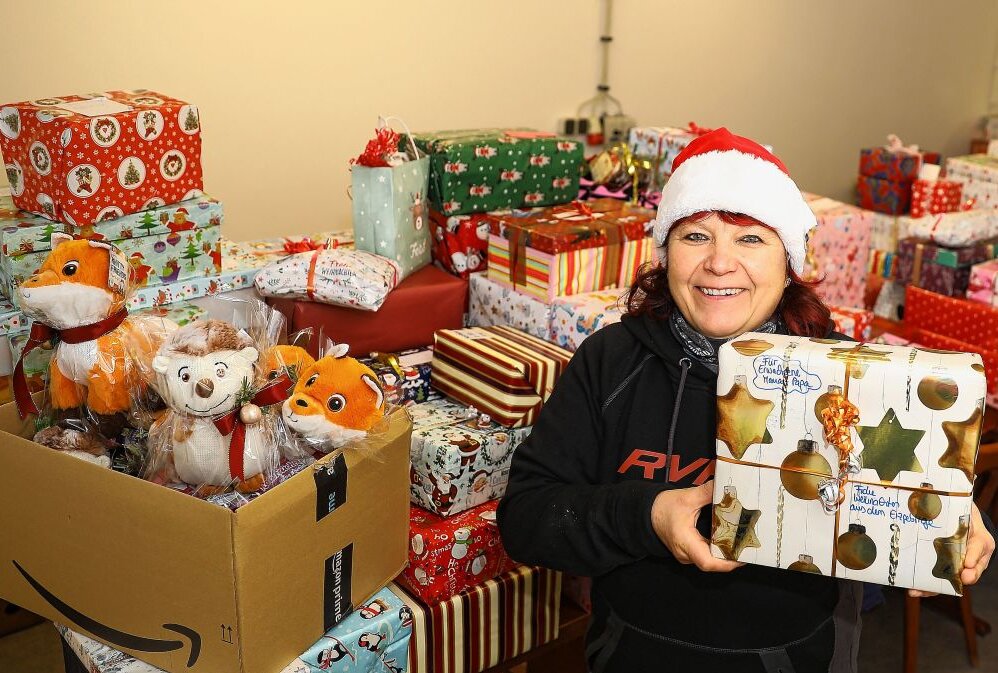 Spenden aus Zschopau gehen Anfang der Woche ins Ahrtal - Zschopauerin Romy Etling ist als Weihnachtsengel für die Flutopfer unterwegs. Foto: Thomas Fritzsch
