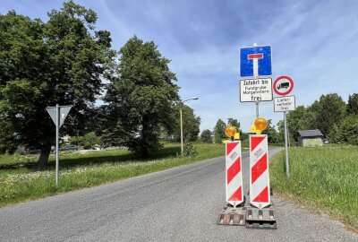 Sperrung: Maßnahme zur Fertigstellung bis November geplant - Die Filzteichstraße in Schneeberg ist wegen Baumaßnahmen gesperrt. Foto: Ralf Wendland