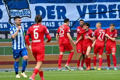 St. Pauli wieder auf Aufstiegskurs - KSC schlägt Hertha - Hertha BSC traf zwar doppelt in Karlsruhe, musste sich dennoch mit 2:3 geschlagen geben.