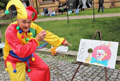 Stadt Oederan war Gastgeber für Familientag - Uwe Krasselt, der Chef des Breitenauer Carnevalsclub sorgte beim Oederaner Familientag mit seinem Team für gute Stimmung. Foto: K. Berger