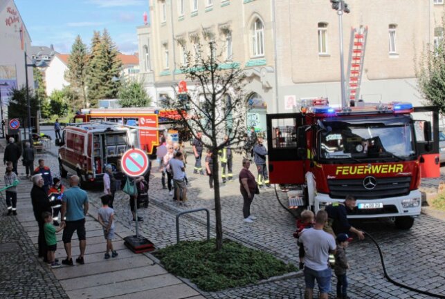 Stadtfest in Limbach-Oberfrohna: Buntes Programm in der Innenstadt - Bei den städtischen Feuerwehren wird die Technik vorgestellt. Foto: A.Büchner