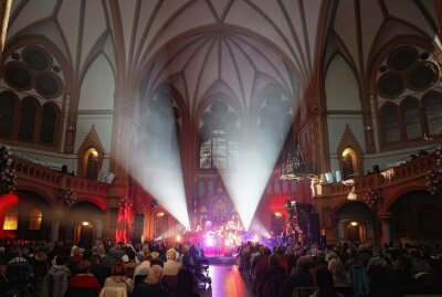 Standing Ovations für Ute Freudenberg in der Markuskirche - Ute Freudenberg startete ihre Tour in der Markuskirche in Chemnitz. Foto: Peggy Schellenberger
