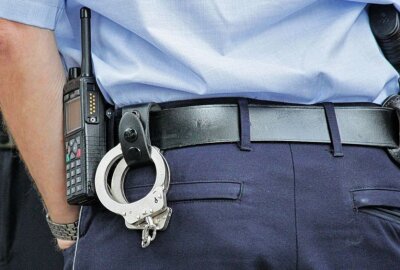 Stark alkoholisierte Frau beißt Polizisten - Symbolfoto: pixabay
