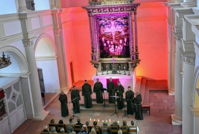 Starke Stimmen in der Schlosskirche auf Schloss Augustusburg - "Gregorian Voices" überzeugten die zahlreichen Besucher auf Schloss Augustusburg. Foto: Maik Bohn