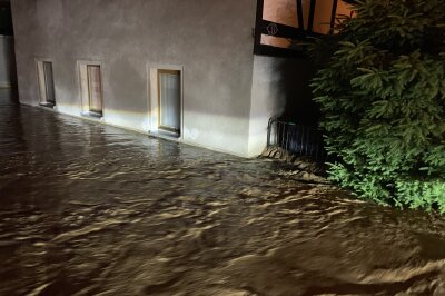Starke Überflutungen und Hagelmassen - Unwetter im Freistaat nehmen kein Ende - Der Ort Börtewitz wurde komplett überflutet. 