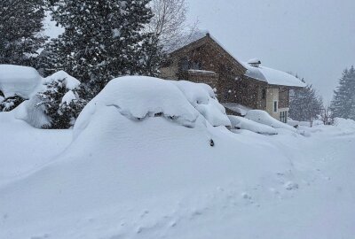 Starker Schneefall in Österreich kurz vor Ferienbeginn - In Österreich ist es zum extremen Schneefall gekommen, was einiges erschwert! Foto: Daniel Unger