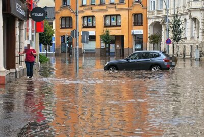 Starkregen führt zu Überschwemmungen in Aue - Unwetter in Aue. Foto: Niko Mutschmann