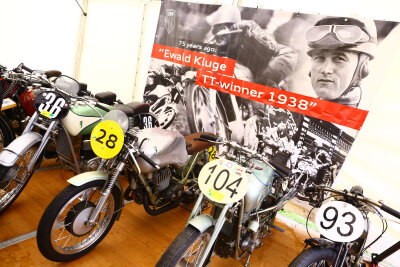 Stars und Fans beim Auftakt im Motorradmuseum Augustusburg - Weixdorf erinnert an seinen berühmten Sohn, DKW-Rennfahrer Ewald Kluge.