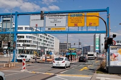 Staufalle in der City: Hier wirds in Chemnitz die nächsten Wochen eng - Bahnhofstraße: beide Fahrbahnen sind einspurig ausgebaut. Foto: Harry Härtel