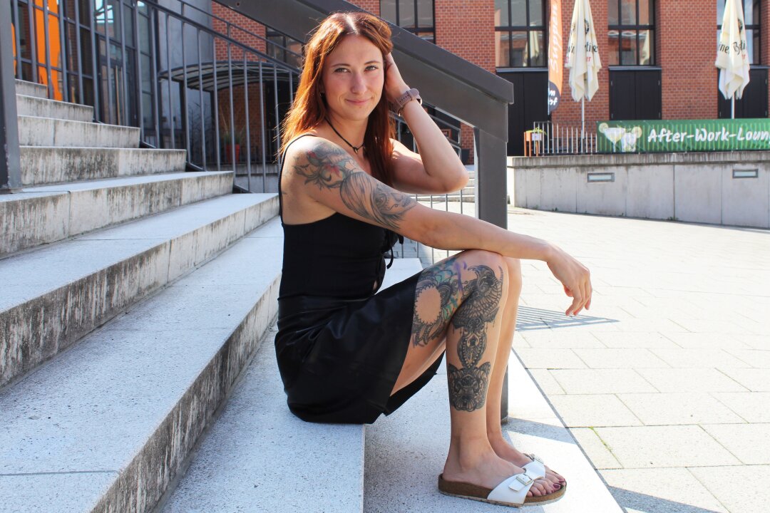 Stefanie (27) aus Chemnitz: Die beeindruckende Welt der Tattoos und deren Bedeutung - Stefanie (27) aus Chemnitz:  "Wenn ich mich umdrehe, sind die meisten immer überrascht, wie viele Tattoos ich habe".
