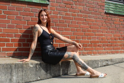 Stefanie (27) aus Chemnitz: Die beeindruckende Welt der Tattoos und deren Bedeutung - Stefanie (27) aus Chemnitz:  "Wenn ich mich umdrehe, sind die meisten immer überrascht, wie viele Tattoos ich habe".
