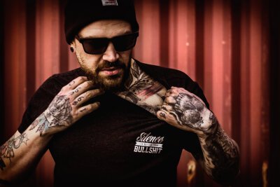 Steve (33) aus Chemnitz ist Tattoo-Influencer und liebt es exotisch - Der Chemnitzer hat schon mindestens 10.000 Euro in seine Tattoos investiert.