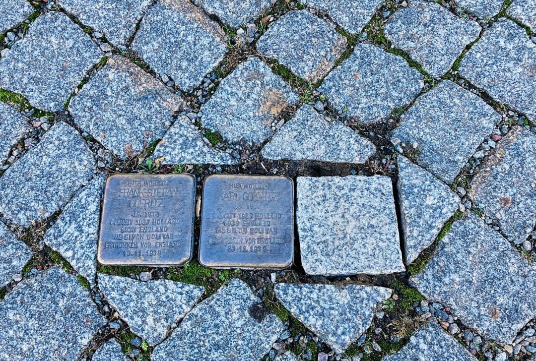 Stolperstein in Chemnitz herausgebrochen - In Chemnitz wurde ein Stolperstein entwendet. Foto: Steffi Hofmann