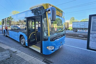 Straßensperrung in Chemnitz: Radfahrer fährt vor Bus und stürzt - In Chemnitz kam es am Mittwochmorgen zu einem Verkehrsunfall. Foto: Harry Härtel
