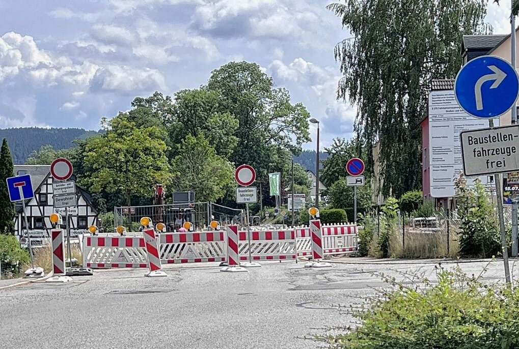 Straßensperrungen während der Sommerferien in Zwönitz - Aktuell im Bau befindet sich die Annaberger Straße in Zwönitz. Foto: Ralf Wendland