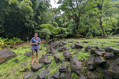 Südsee ungeschminkt: Auf der Suche nach dem echten Tahiti - Wer wissen will, was es mit der polynesischen Kultur auf sich hat, tourt zum Beispiel mit dem Geografen Matahi Tutavae ins Papenoo Valley.