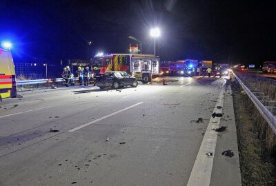 Tödlicher Unfall auf der A4 bei Glauchau sorgt für Vollsperrung - Tödlicher Unfall auf der A4. Foto: Andreas Kretschel
