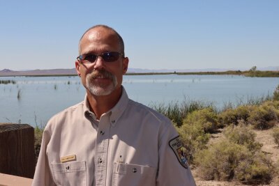 T-Shirt für die Völlerei: Auf dem einsamsten Highway der USA - Carl E. Lunderstadt ist der Manager des Stillwater National Wildlife Refuge.