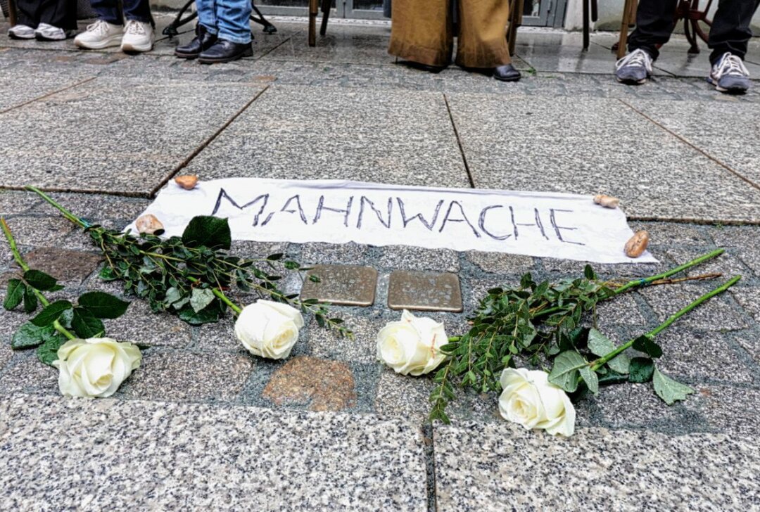 Tag des Gedenkens an Schoa -  Auch Schüler der Chemnitzer Montissori- Schule nahmen an der Gedenkveranstaltung teil. Foto: Harry Härtel