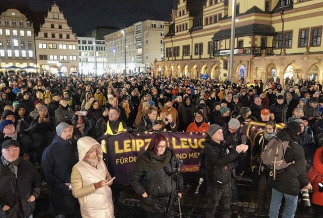 Tausende bilden Mega-Menschenkette um den Leipziger Ring - Tausende Menschen wollen in Leipzig eine Mega-Menschenkette bilden. Foto: xcitepress/Benedict Bartsch