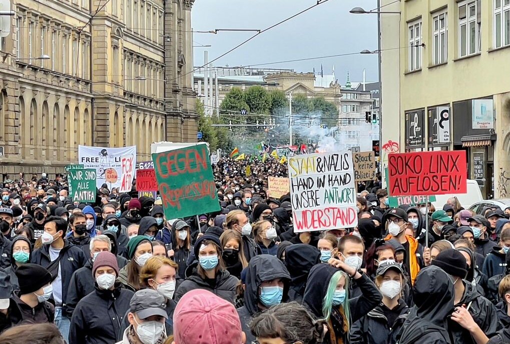 Demonstration in Leipzig: Wir sind alle Linx. Entschiedene Proteste gegen die rechte Szene, für die Entkriminalisierung von Antifaschistischem Engagement.  Foto: Daniel Unger