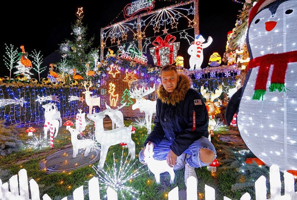 Tausende Lichter für die gute Laune - Piet Ahnert ist der Schöpfer der Kuhnschnappler Weihnachtsinsel. Foto: Markus Pfeifer