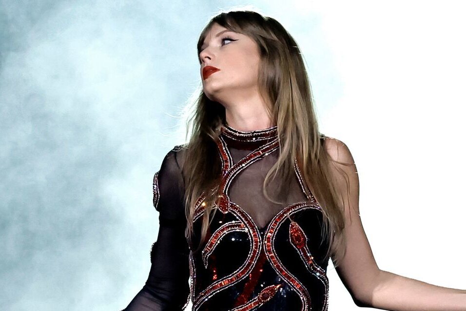 Taylor Swifts Vater soll Fotografen geschlagen haben - Im März 2023 startete Taylor Swift mit ihrer "Eras"-Tour. Am Montagabend beendete sie den australischen Teil der Welttournee in Sydney.