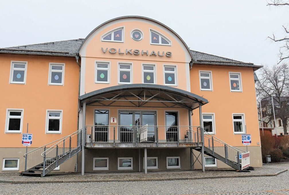 Testzentrum in Thum hat Betrieb aufgenommen - Das Testzentrum befindet sich im Thumer Volkshaus. Foto: Ilka Ruck