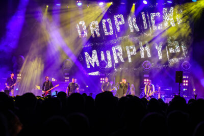 The Boys were back: Dropkick Murphys zünden musikalisches Feuerwerk in Chemnitz - Die Dropkick Murphys sind am Mittwochabend mit ihrer Show in der Messe Chemnitz aufgetreten. 