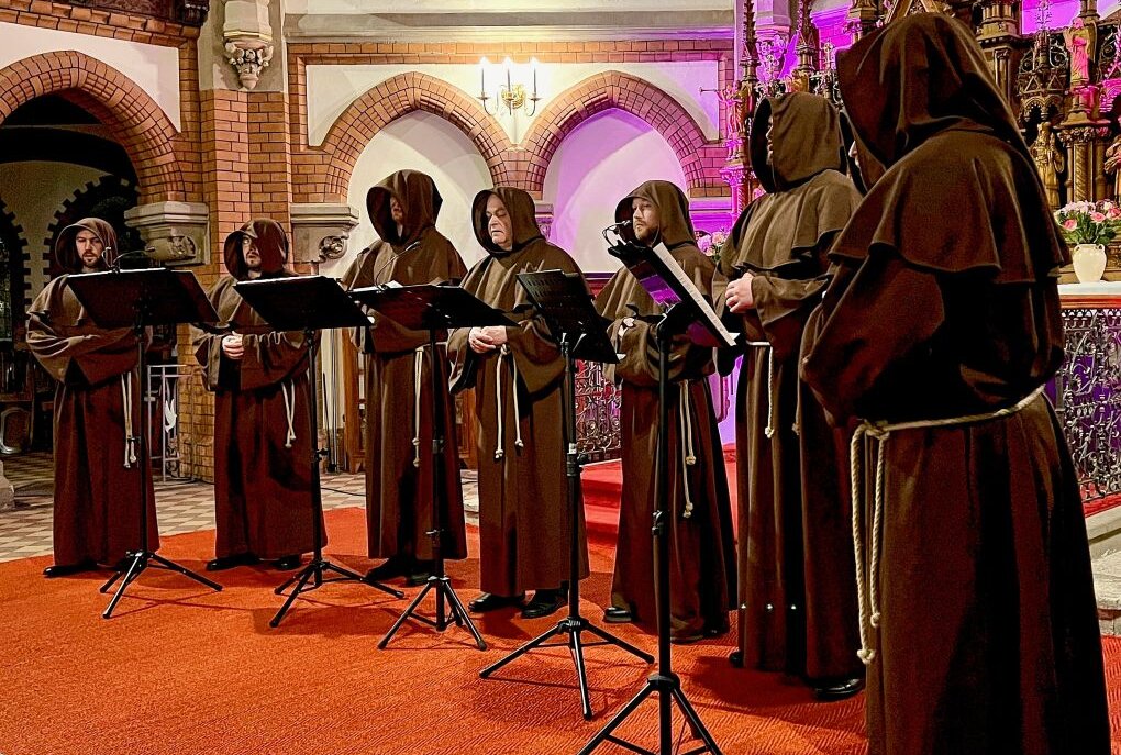 The Gregorian Voices sind in Aue aufgetreten - The Gregorian Voices sind in Aue in der Nicolaikirche aufgetreten. Foto: Ralf Wendland