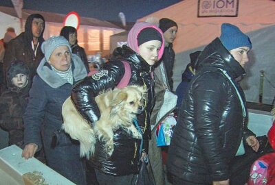 Tierrettung Chemnitz an polnisch-ukrainischer Grenze im Einsatz - Flüchtlinge kommen mit ihren Tieren an der Grenze an. Foto: Daniel Unger