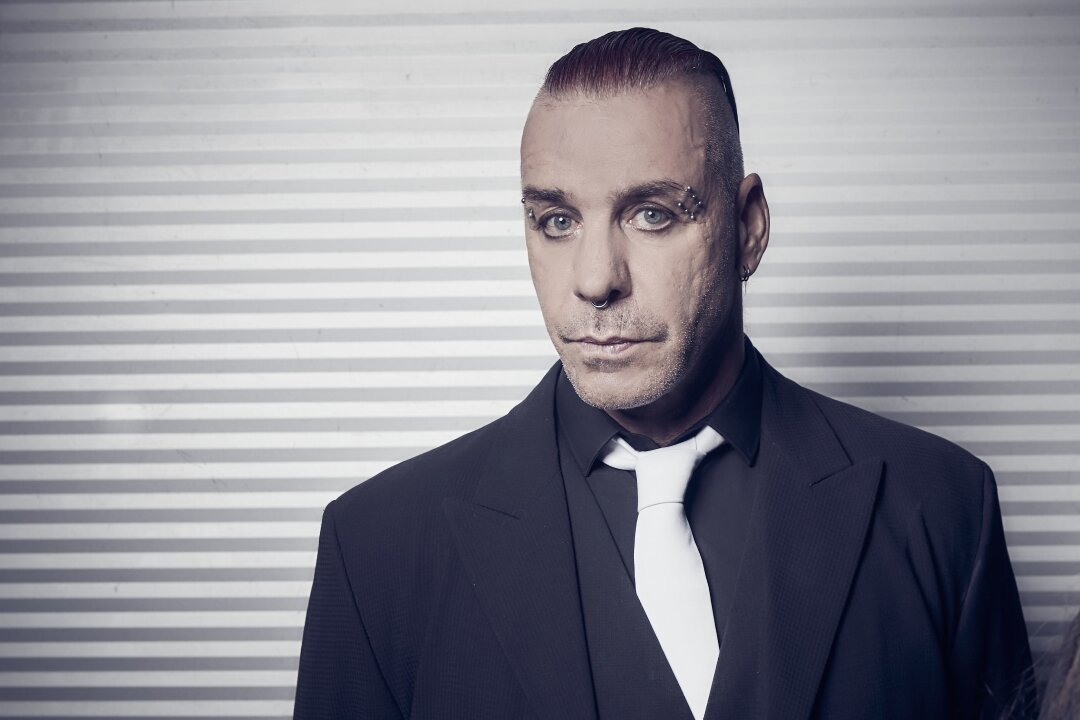 Till Lindemann provoziert vulgär mit neuen Songs - Till Lindemann ist textlich wieder sehr obszön mit neuem Album "Zunge" unterwegs.
