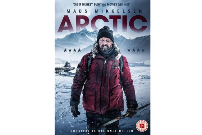 Arctic (2018): Es spielt in einer unbewohnten, arktischen Gegend und handelt von einem Mann, der als einziger Überlebender eines Flugzeugabsturzes eine zu seiner Rettung gekommene, aber dabei ebenfalls verunglückte Frau mit einem Schlitten zu einem rettenden Ort transportieren will.