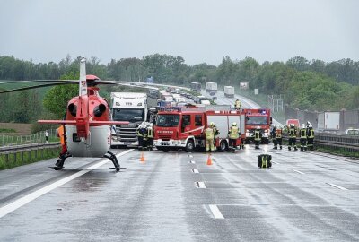 Tödlicher Auffahrunfall auf der A4 bei Siebenlehn - Auffahrunfall auf der A4. Foto: Roland Halkasch