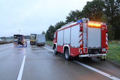 Tödlicher Unfall auf der A4: Kilometerlanger Stau in Richtung Dresden -  Es bildete sich ein kilometerlanger Stau. Die Polizei ermittelt zur Unfallursache.
