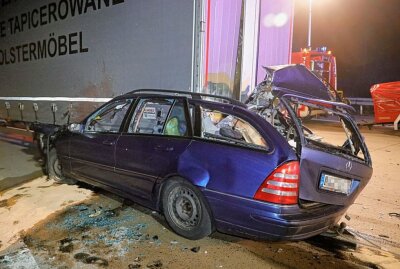 Tödlicher Unfall auf der A4 nahe Chemnitz - Auf der A4 bei Chemnitz ereignete sich in der Nacht auf Mittwoch ein tödlicher Unfall. Foto: Harry Härtel