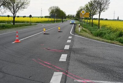 Tödlicher Unfall auf der B6: Motorradfahrer verstirbt - Samstagmittag kam es auf der B6 im Kreis Nordsachsen zu einem tödlichen Unfall. Foto: LausitzNews